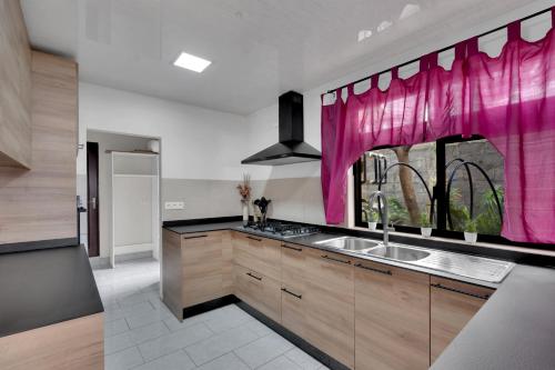 Tahiti beach house in Arue