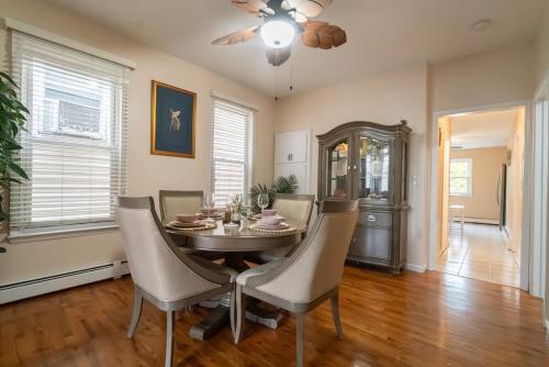The Boulevard Stay! 25 mins to NYC! Spacious 2BR! in Harrison (NJ)