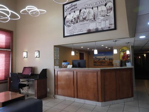 Lobby, Super 8 By Wyndham Westminster Denver North in Westminster (CO)