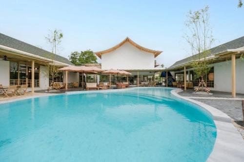 Swimming pool, Kiyomizu Onsen & Glamping Resort Saraburi in Nong Khae