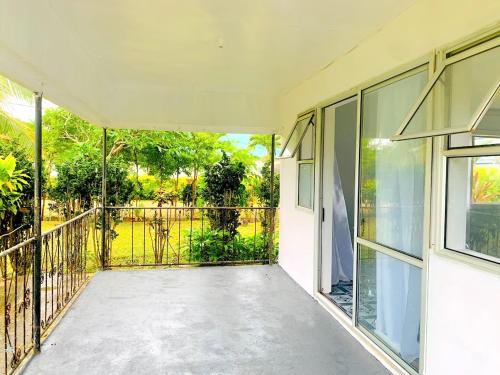 Facilities, Private Double Room - Airport Cottage in Fua‘amotu