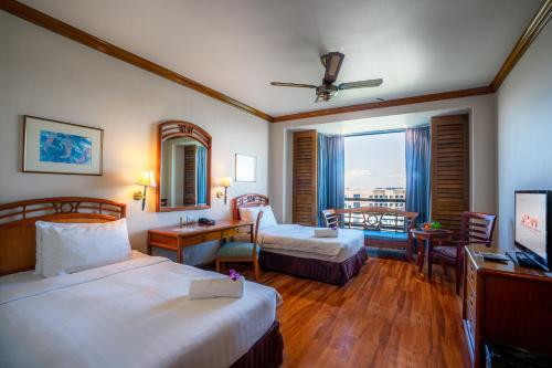 room detail thumbnail 0