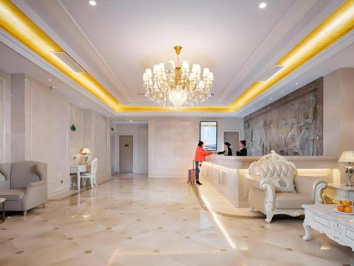 Vienna Hotel Shaanxi Weinan Shengli Street Railway Station