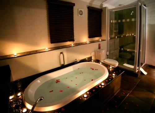 Bathroom, Fordoun Hotel and Spa in Howick