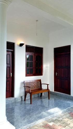 ทัศนียภาพภายนอกโรงแรม, Radha Tourist Home in โปลอนนารุวา