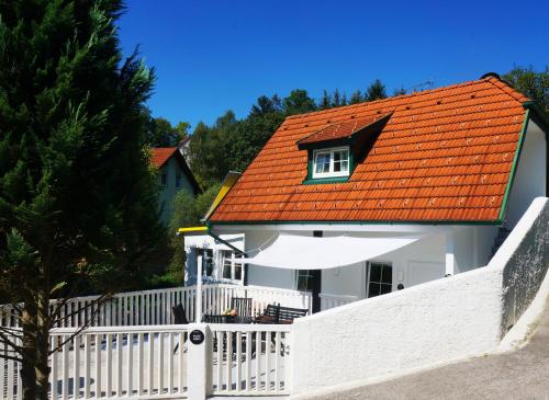 Ferienhaus BLACK & WHITE in Bromberg, Österreich