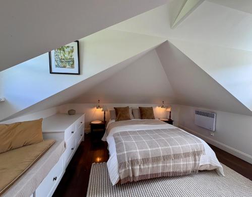 Oakchester Cottage on Bruny Island in Dennes Point