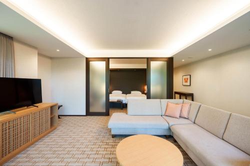 Hyatt Regency Hakone Resort and Spa Room Type - Executive Suite with Two Single Beds