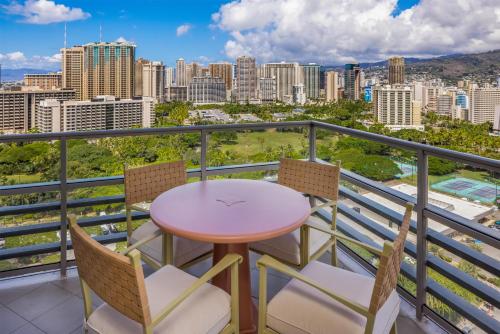 Ka La'i Waikiki Beach LXR Hotels & Resorts - image 4