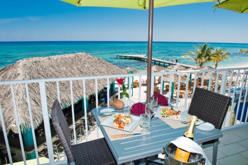 Restaurant, Wyndham Reef Resort, Grand Cayman in Grand Cayman