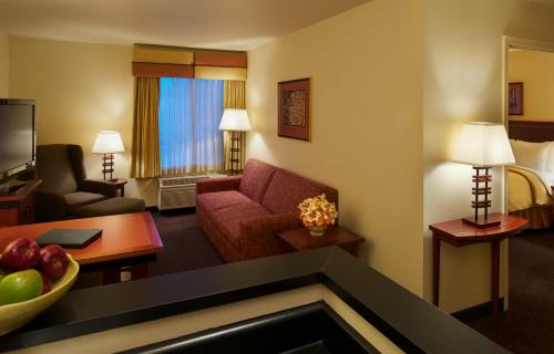 Larkspur Landing Roseville-An All-Suite Hotel