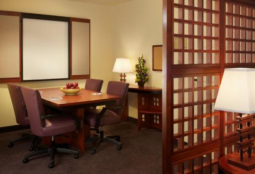 Larkspur Landing Roseville-An All-Suite Hotel