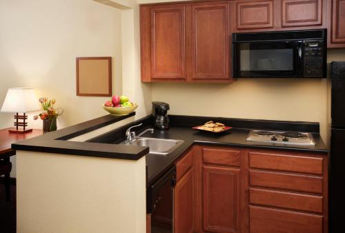 Larkspur Landing Roseville-An All-Suite Hotel