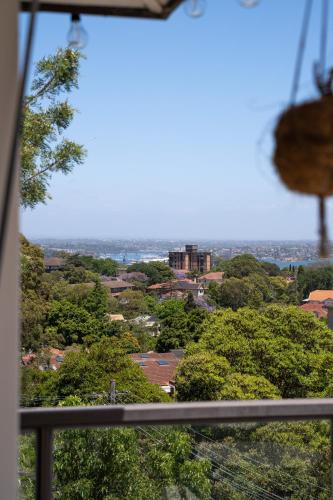 The Crows Nest Retreat - perfect for six people! - image 9