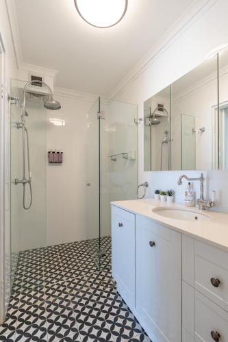 The Crows Nest Retreat - perfect for six people! - image 14