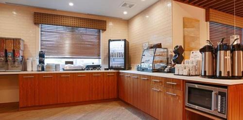 Mountain View Inn & Suites in 森德雷 (AB)