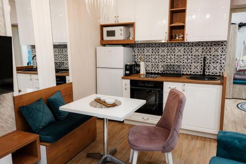 Tomin sokak Apartment - image 2