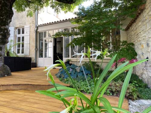Iekārtas, Le Relais d'Angély (Le Relais d'Angely) in Saint-Jean-d'Angely