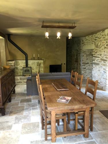 2 bedrooms, 4 beds