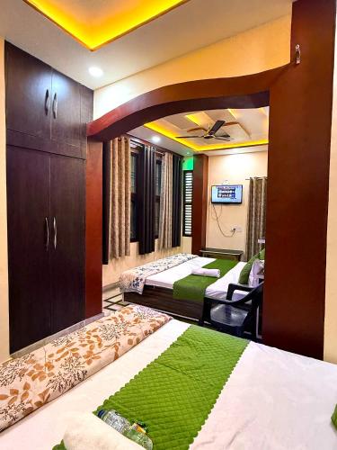 Guru Amrit Residency & Guru Kripa Guest house in Ayodhya