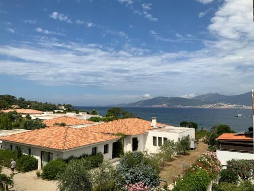 Grand Duplex T3 les pieds dans l'eau - Location saisonnière - Grosseto-Prugna