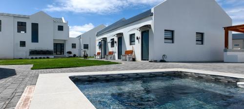 Black Eagle's Rest #Unit 1-8 in Olifantskop