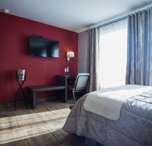 1 king bed, 2 double beds, 1 sofa bed