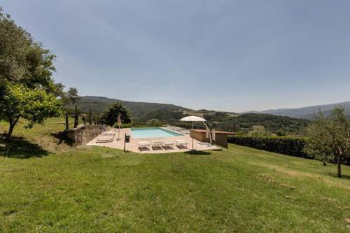  Freistehendes Agriturismo in der Toskana für sechs Personen mit großem gemeinschaftlich genutzten Garten und Pool in Pratovecchio