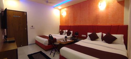 2 double beds