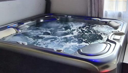 Spa, La discrete romantique, appartement avec jacuzzi in Charavines