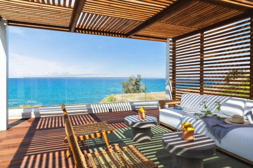 Villa Lara - Stylish Retreat with Beach Access – khách sạn tại Pomos