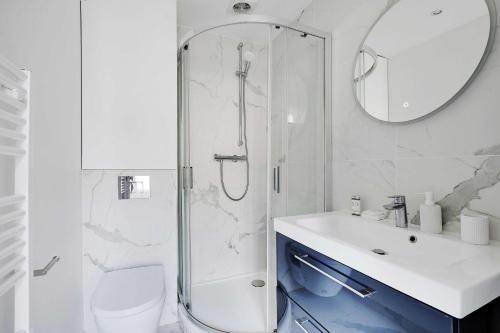 Modern flat 2P in the heart of MARAIS - image 8