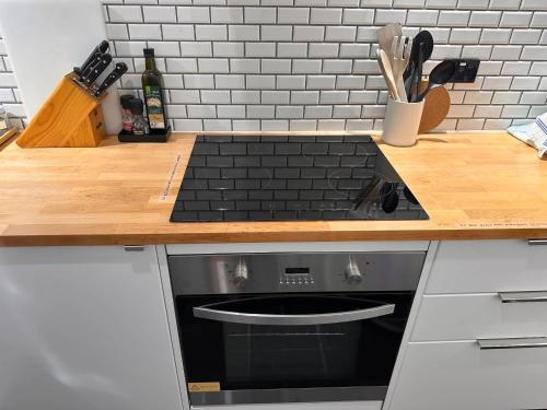 MetaWiseBnB 2BR Industrial Charm in Petersham Sydney