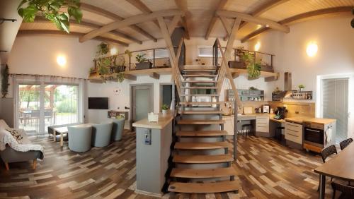 Apartmany Pod Lesem II – khách sạn tại Rodvinov
