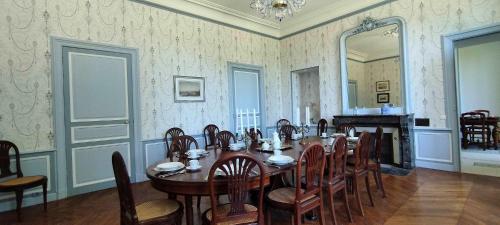 Dordogne Chateau with Pool & Garden Sleeps 14 villa in Brantôme