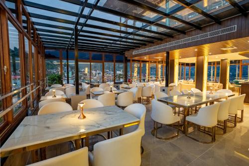 Étterem, Hotel Meriken in Dharan