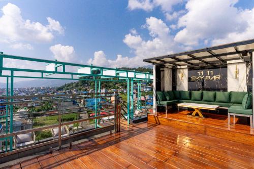 Erkély/terasz, Hotel Meriken in Dharan