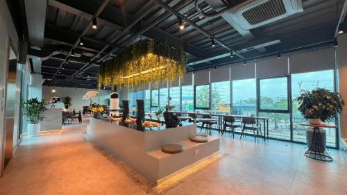 Bar/lounge, Uberzen Residence ( Hotel ) in Kien An District