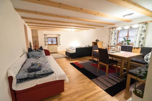 المرافق, Haus Lucas Tschofen in جاشورم