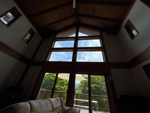 Cabin B vacation house rental Mt Fuji View 3 min lake Saiko 5min drive Lake Kawaguchi