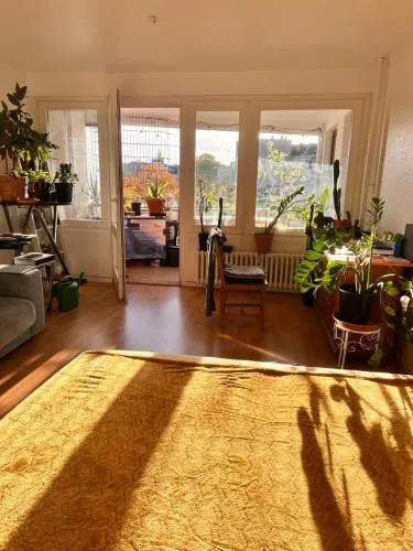 1 Zimmer mit Aussicht und 1 Zimmer mit Balkon in 4 Zimmer Wohnung, Szene, Parks und Top Lage in Berlin, Deutschland