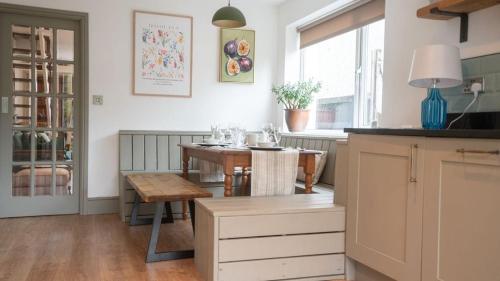 Tastefully decorated 3 bed home in 福姆比