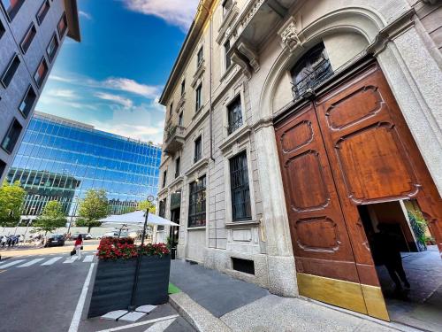 Chic Green Penthouse - Domotic Comfort in Milans Trendy Nightlife District, Milan