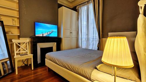 Central Paris Apartment Near Champs Elysees - image 8