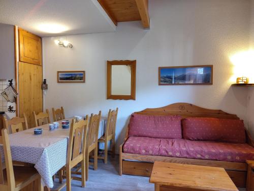Appartement Duplex 8 Pers, Calme, Près Navettes et Piscine