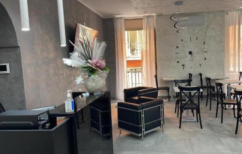 Hotel Poker, Naples