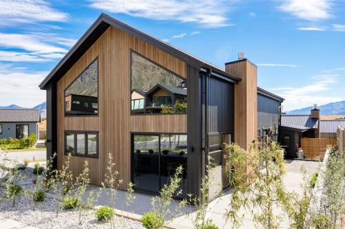 Marvellous on Muster - family home, mountain views – khách sạn tại The Remarkables