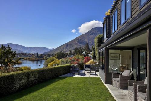 Perfect on the Peninsula with Lake View and Hot Tub – khách sạn tại Kelvin Heights