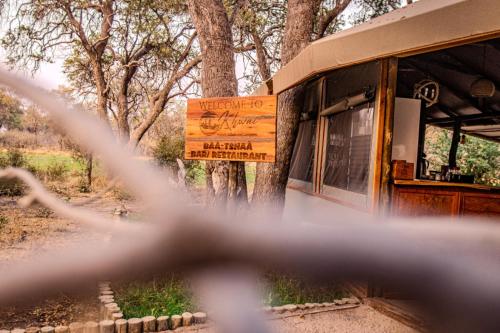 Khwai Mokoro Safaris and Campsites in Khwai