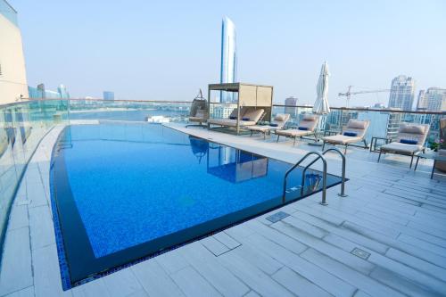 Bể bơi, Pavilion Hotel Al Jaddaf Managed by Nooa in Al Jaddaf